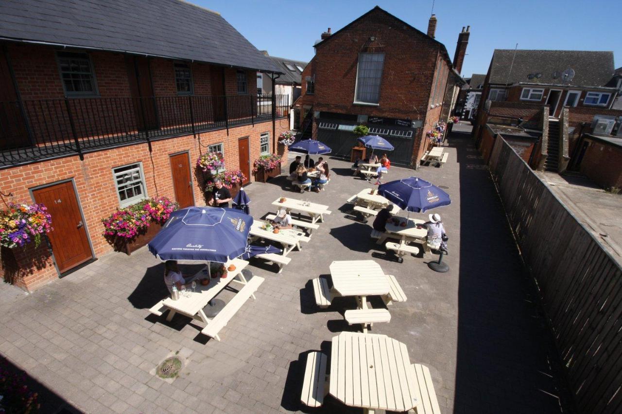 The Angel In Wootton Bassett Hotel Royal Wootton Bassett Exterior foto